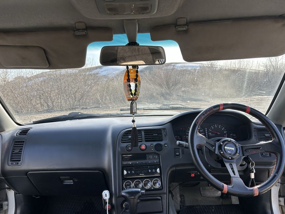 Nissan Skyline R33 седан