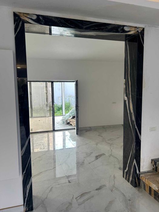 Plăci și lastre din piatră naturală – Marmură / Travertin / Granit