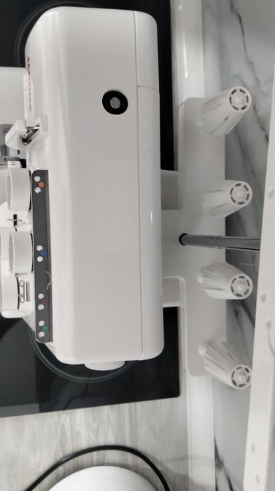 Продам оверлок. Абсолютно новый.