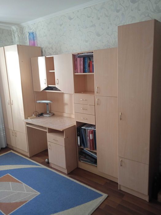 Продам спальный гарнитур б/у для детской