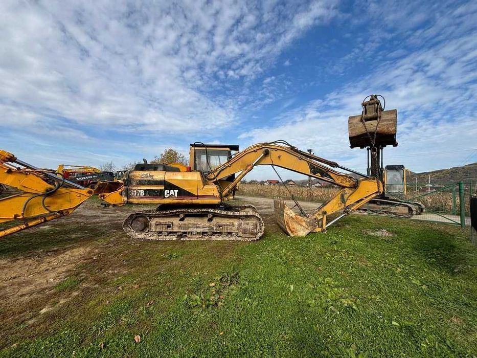Dezmembrez piese  excavator pe senile Caterpillar 318 BL