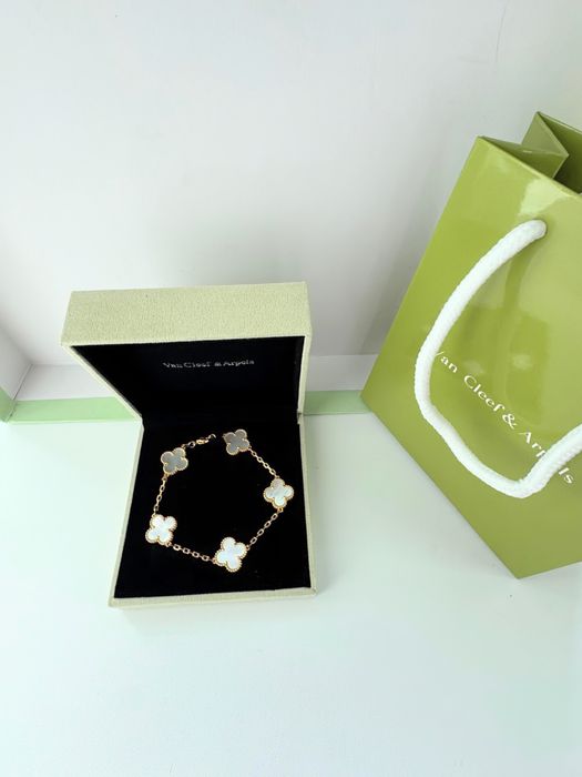 Brățară tip Van Cleef din oțel inoxidabil + cutie și pungă