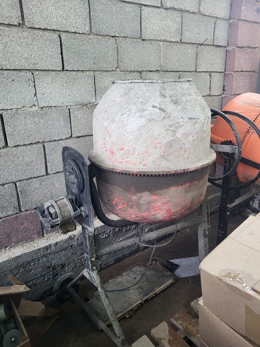 Продаёться бетономешалка 170 л