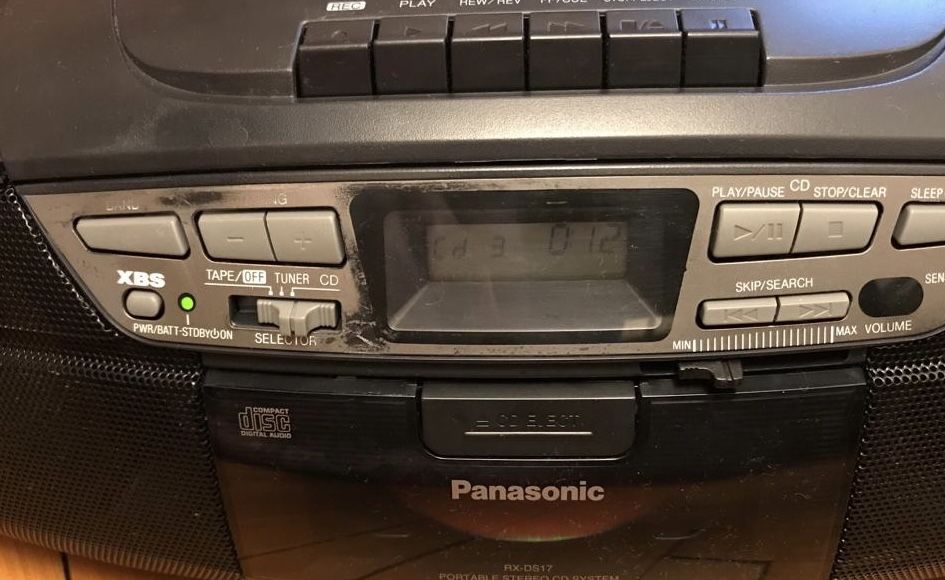 CD-RX-DS17, original Panasonic, cu radio si casetofon, stare buna.