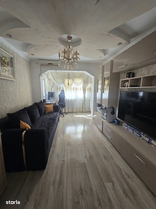 3 camere Profi Rozelor
