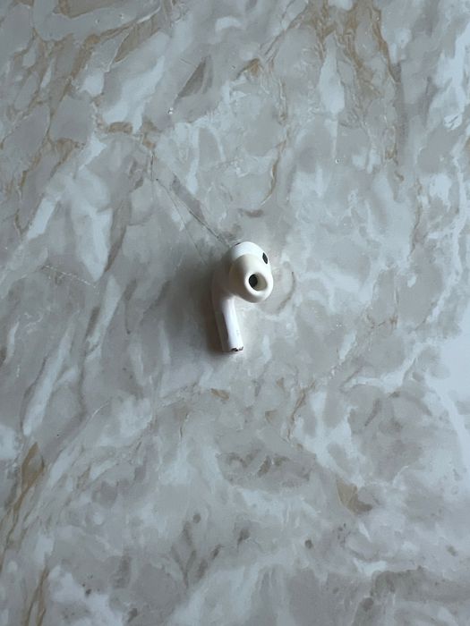 AirPod pro 2nd generation (ТОЛЬКО 1 НАУШНИК)