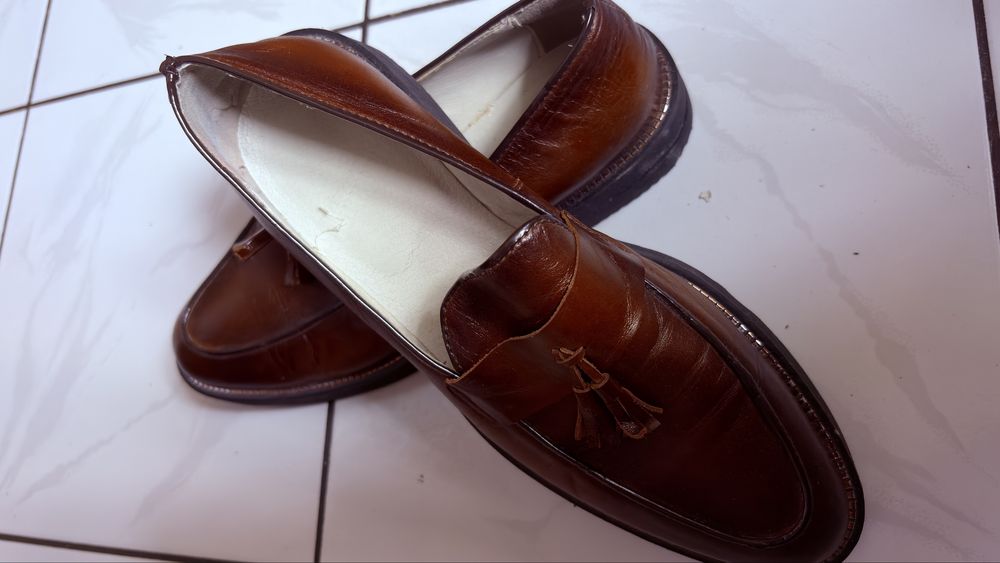 Pantofi eleganti detalii in privat
