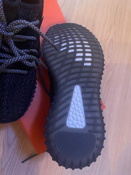 Продам новые кроссовки