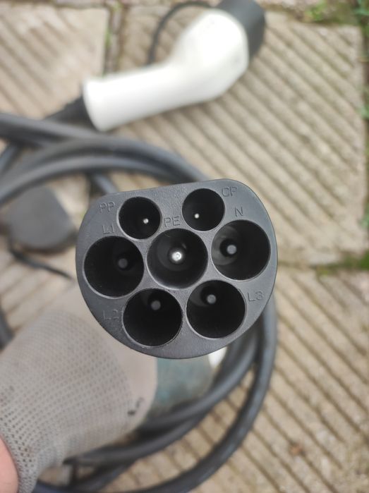 Кабел за електрически автомобил