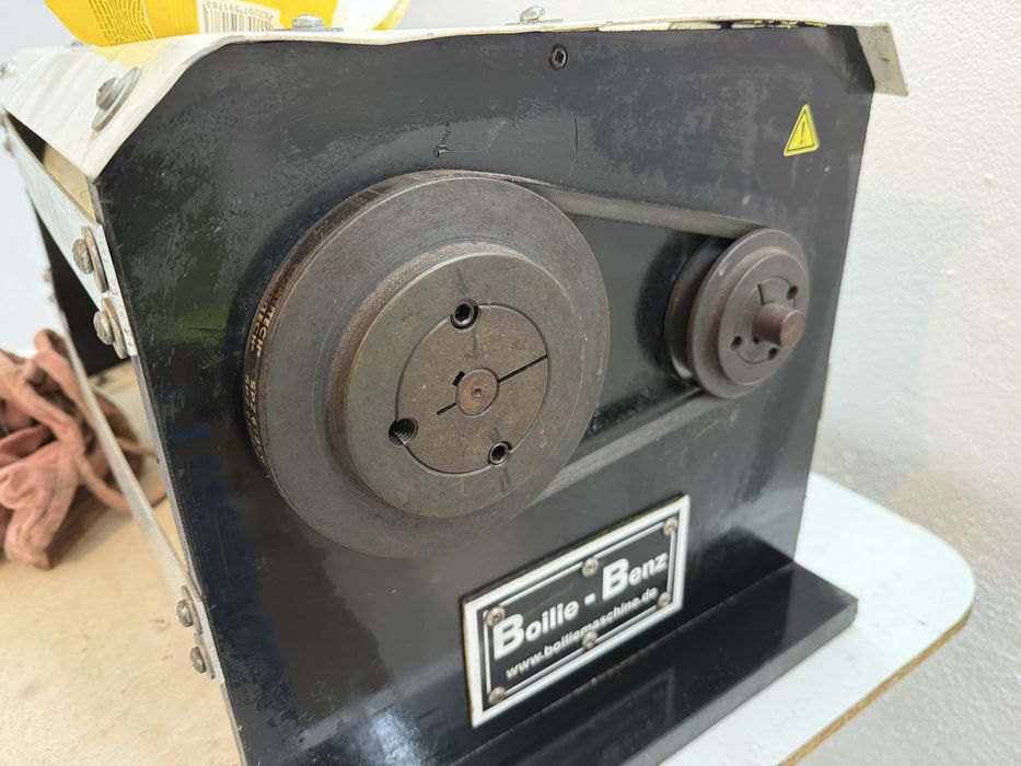 Masina rulat boilies Boilie - Benz si banda cu auto cutter Rolly Carp