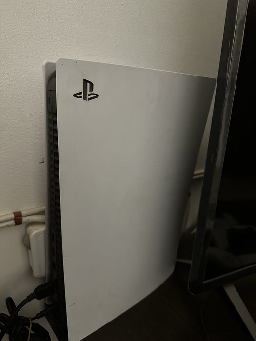 Ps5 и телевизор и джостик