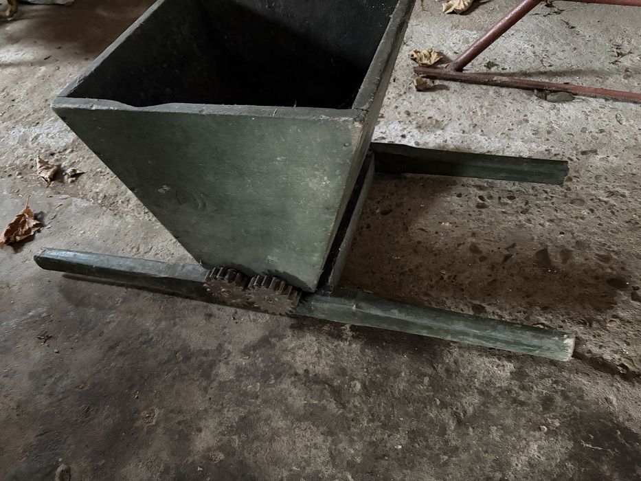 Zdrobitor de struguri Daralau de struguri cu cuva de lemn, Aluminiu