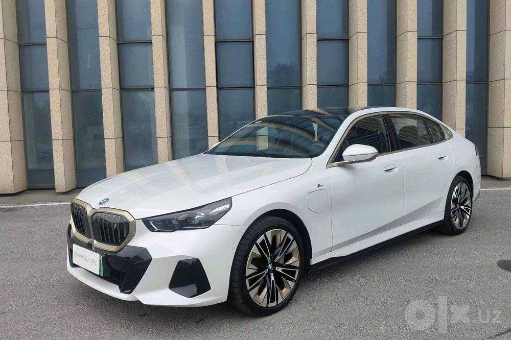 BMW i5 50L М Gold пакет