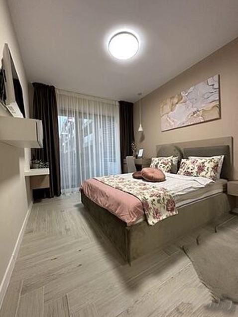 Дава се под наем Двустаен апартамент в София, Хладилника - 75 кв.м за 800 € - Снимка #2