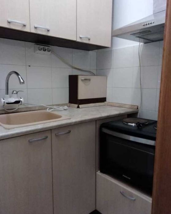 Дава се под наем Двустаен апартамент в Бургас, Славейков - 70 кв.м за 175 € - Снимка #2