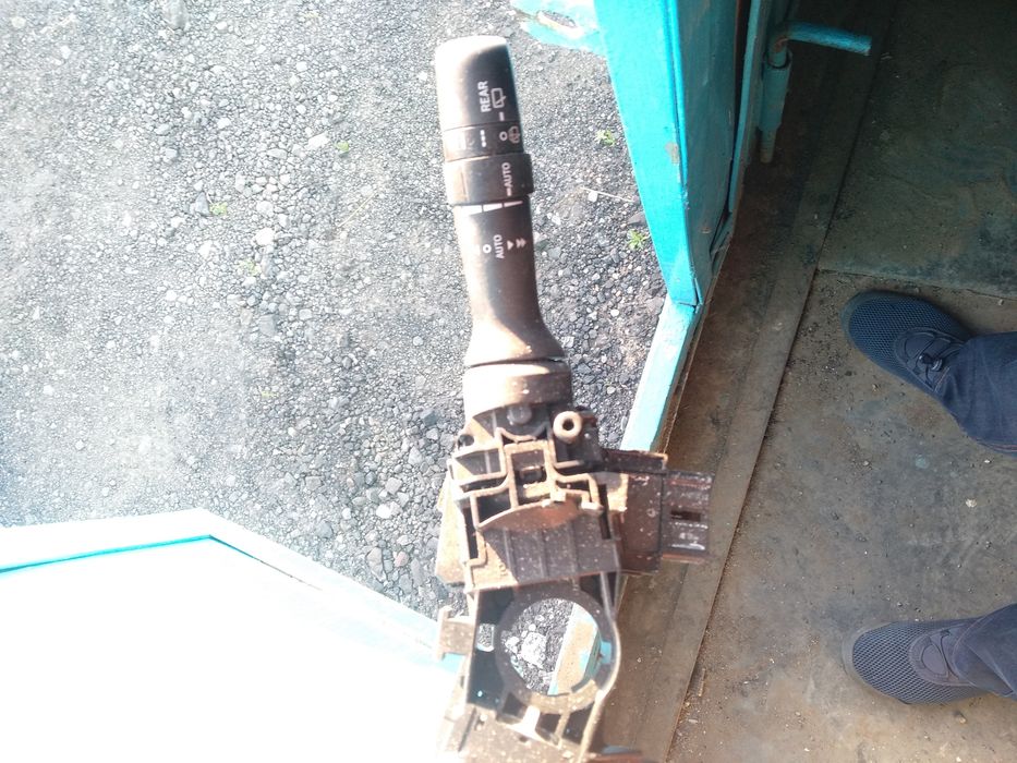 Продам переключатель дворников