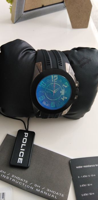 Vand ceas sport Police original nou nouț la cutie personalizata.