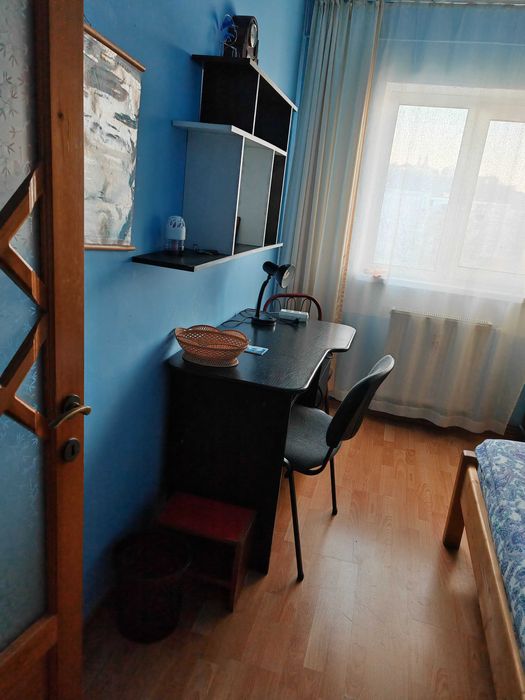 Închiriez camera în apartament cu 3 camere