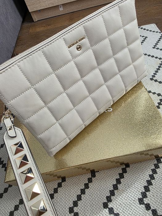 Дамска чанта клъч Michael Kors Jet Set Charm Quilted Wristlet