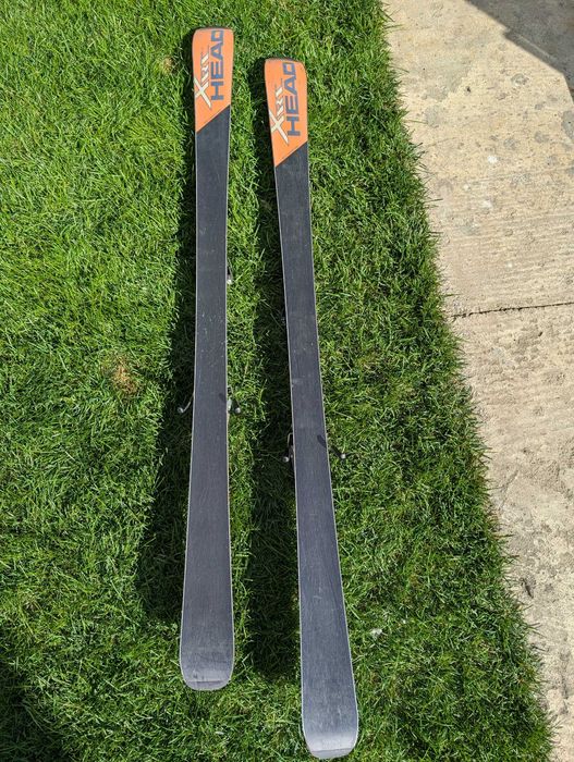 Vand schi/ski HEAD 163cm la pret de inchiriere 2-3 zile in Poiana :)