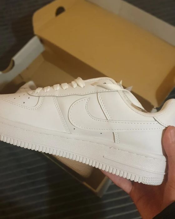 AF1 Low Triple White
