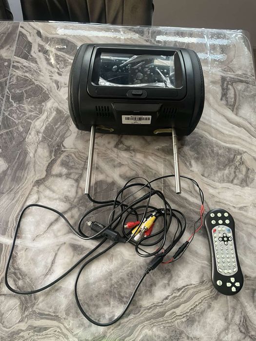 Подглавник за кола/ DVD