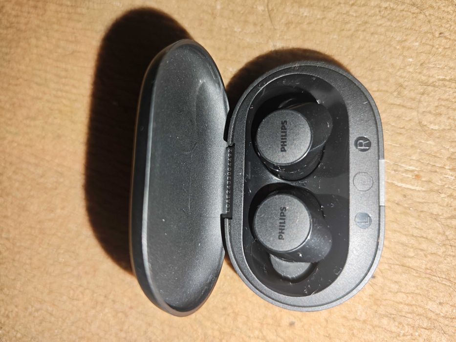 Продавам тонколона лаптоп слушалки