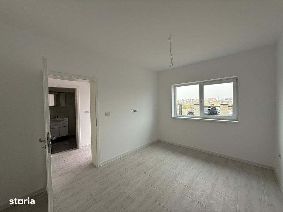 Duplex pe parter – compartimentare excelentă, teren generos.