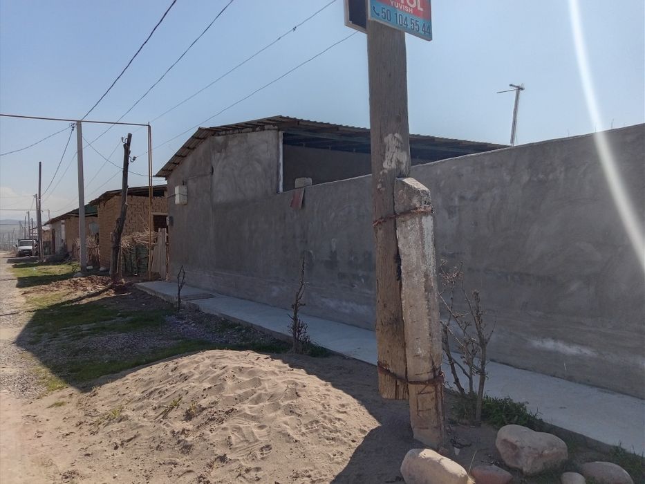 Товоксойда ховли сотилади.