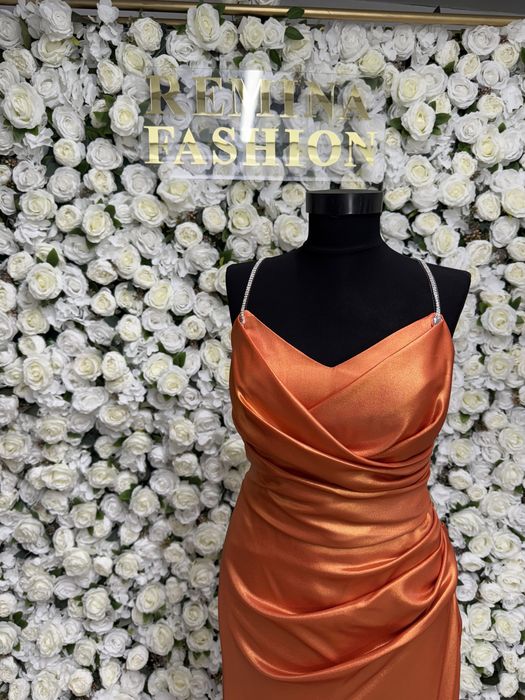 Официална рокля меден оранжев цвят