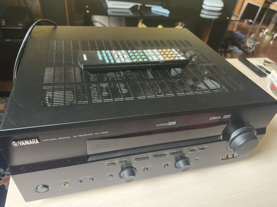 Ресивер YAMAHA RX-V550