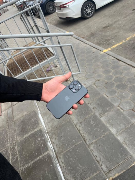 Продам айфон 16 про