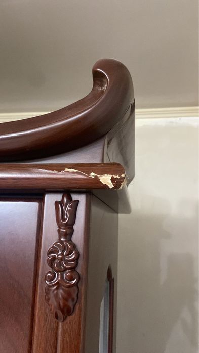 Сервизный шкаф в отличном состоянии