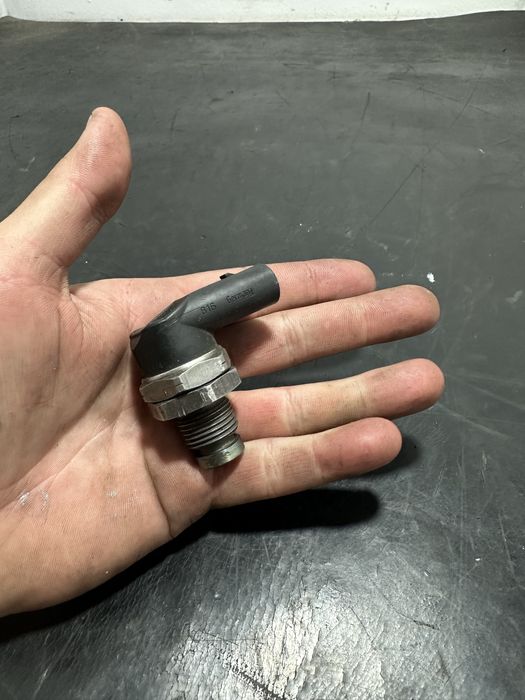 Senzor presiune rampa injectoare BMW X5 E53 3.0 diesel M57 218cp