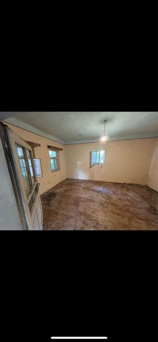 Casa cu 48 arii teren chiuzbaia