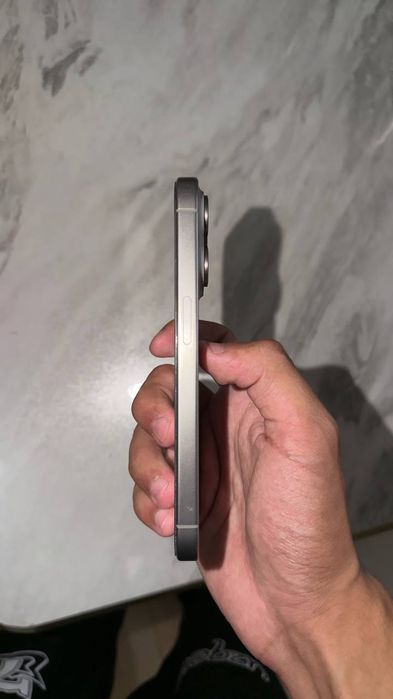 iPhone 15 pro bu