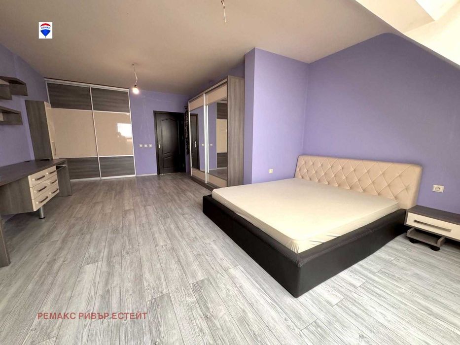 Дава се под наем Тристаен апартамент в Русе, Център - 118 кв.м за 612 € - Снимка #10