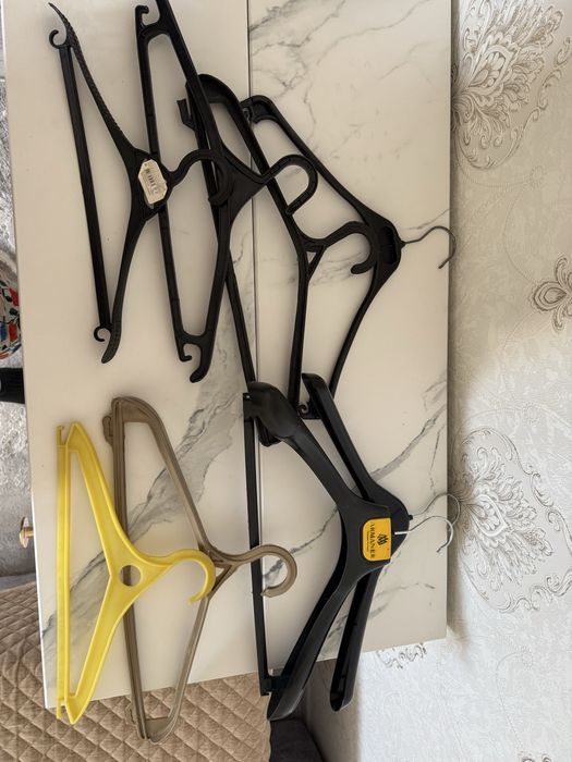 Вешалки, б/у 8 шт