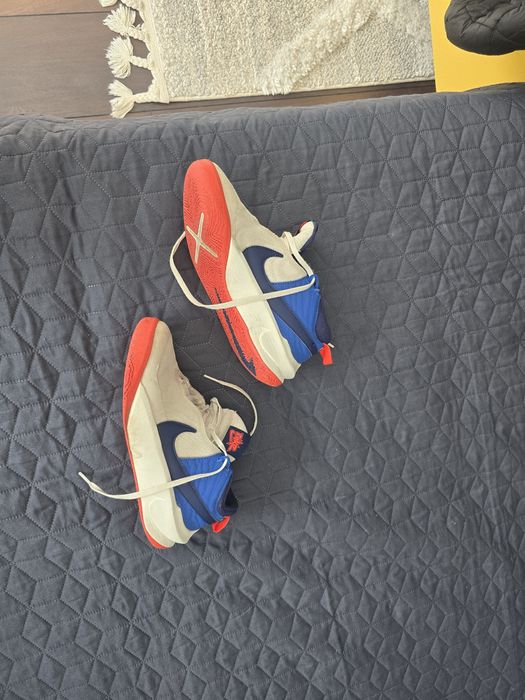 Маратонки Nike..