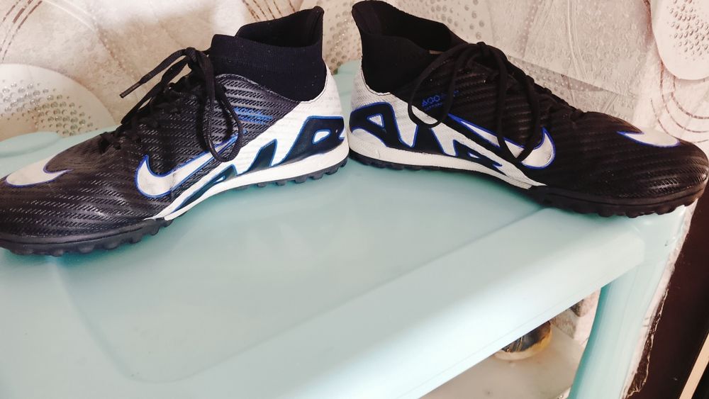 Продаю бутсы айрзум