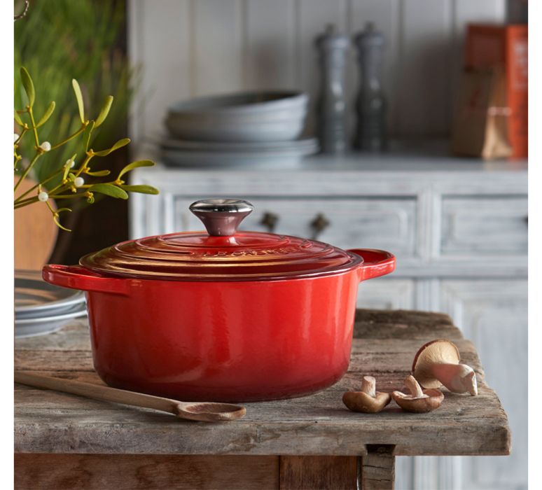 Кострюля чугунная le creuset