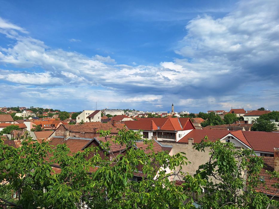 Dau in chirie apartament 3 camere pentru 2 luni ultracentral