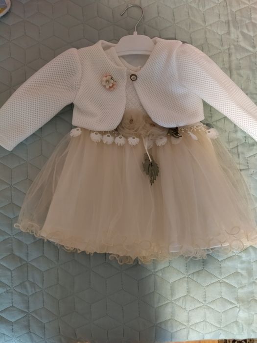 Официална рокля.