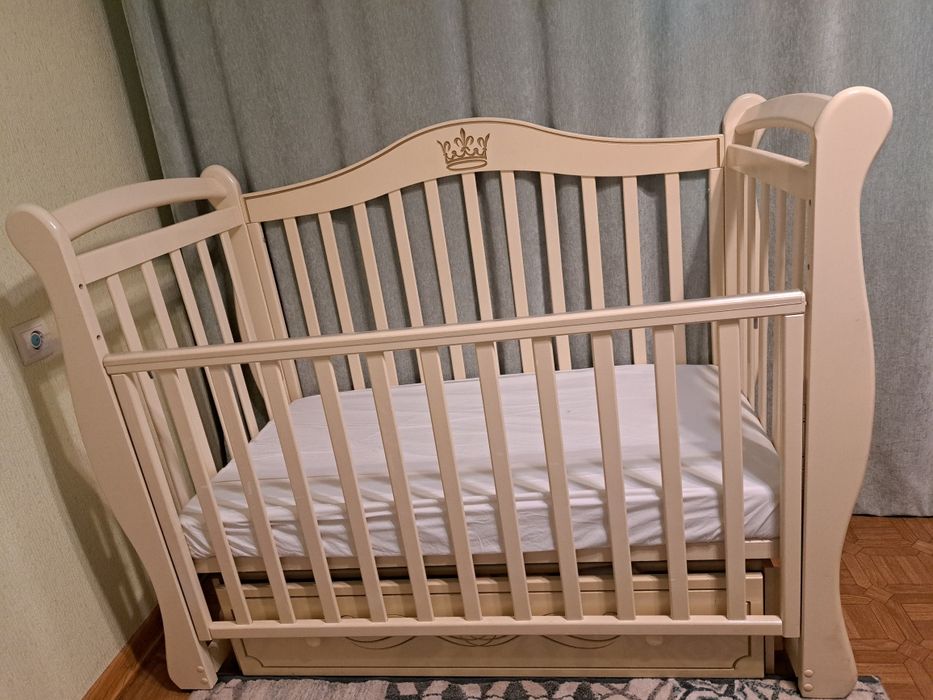 Детская кроватка-манеж