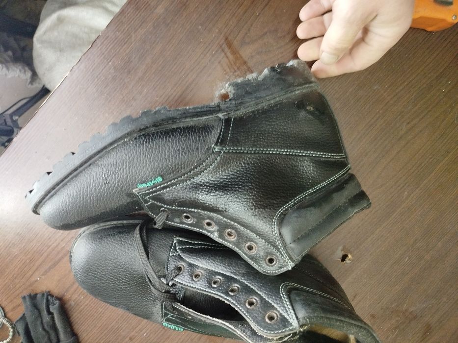 Нови обувки без пластина номер 39