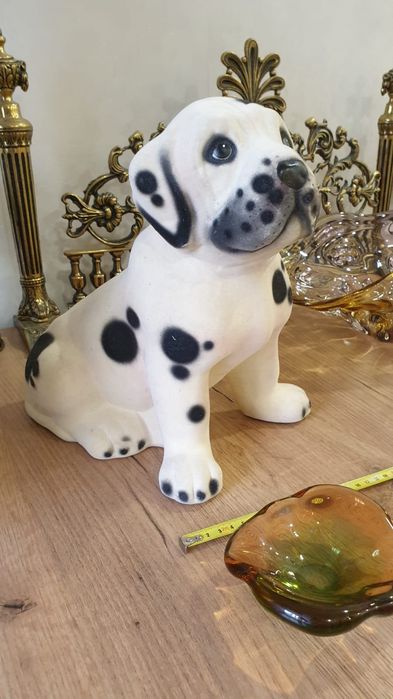 Большая статуэтка собаки