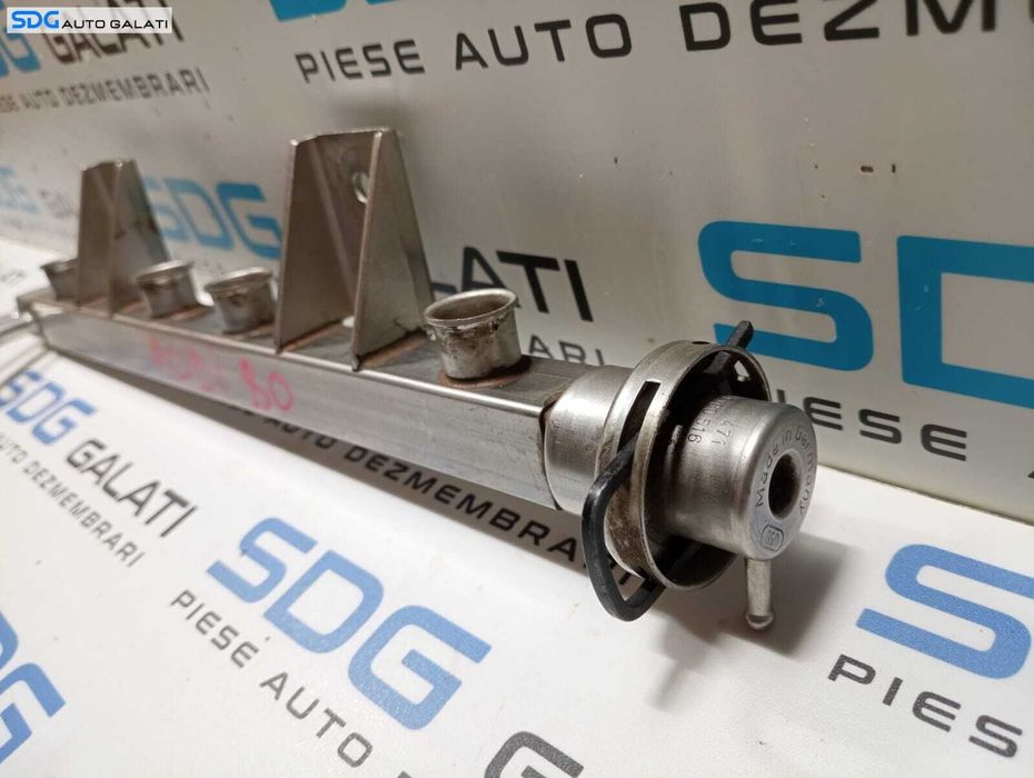 Rampa Presiune Injectoare Distribuitor Carburant Benzina Audi A4 B5 1.6 B 1995 - 2000 Cod 050133317 [M4261]