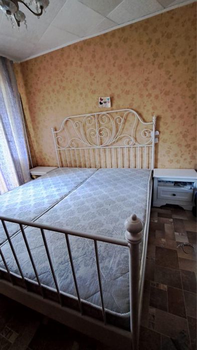 Продам спальную кровать
