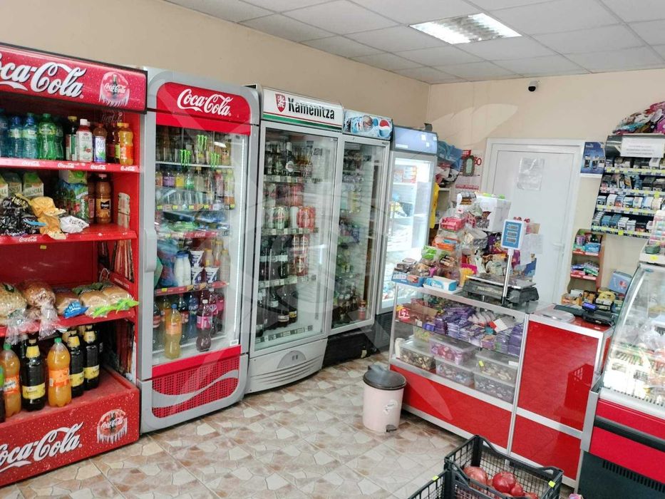 Парцел с бизнес имот в град Лъки 91316