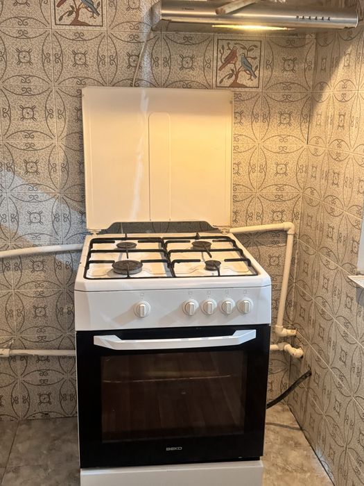 Газовая плита продаётся.